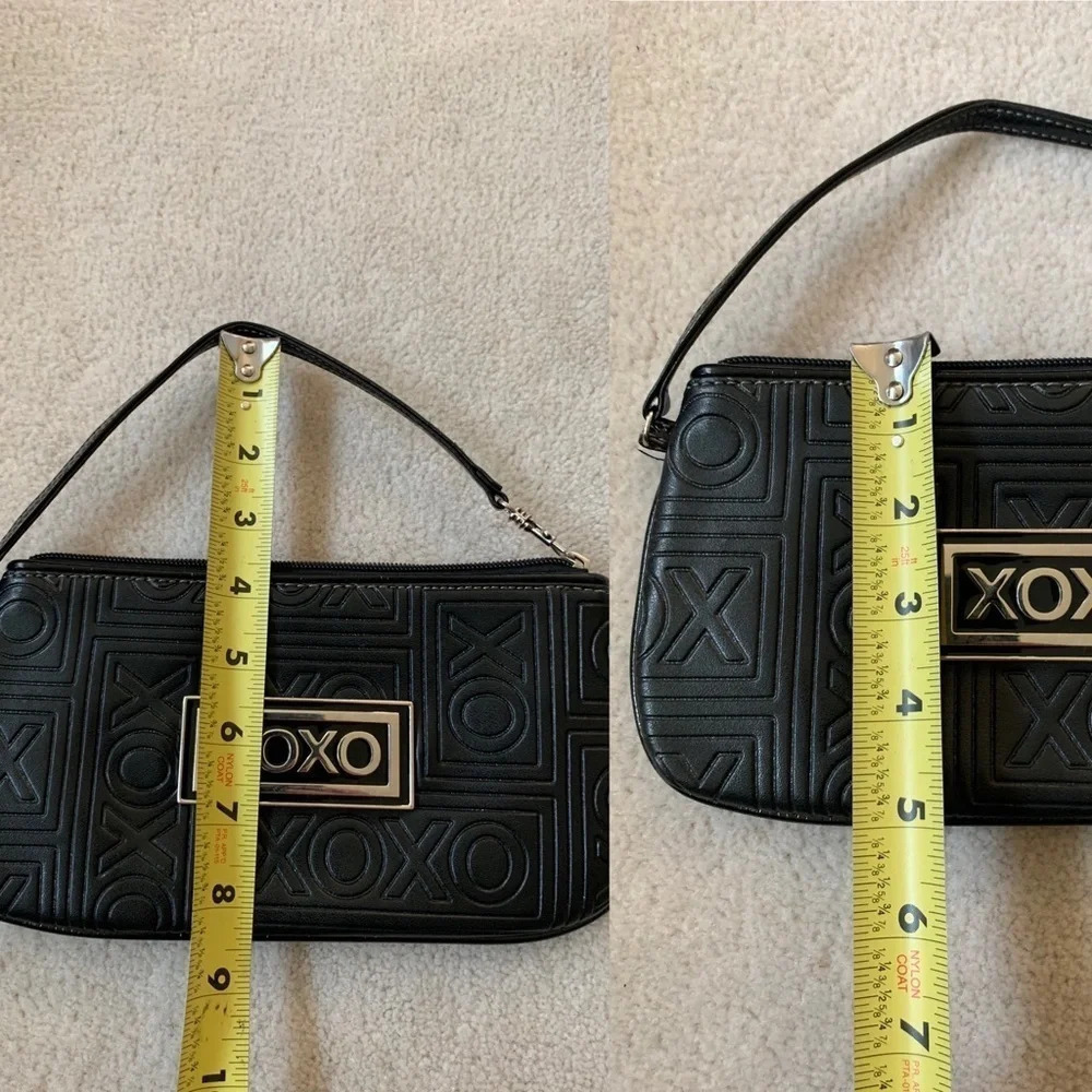XOXO wristlet embossed print black - Picture 3 of 15
